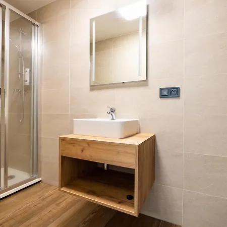 Trhovky Hotel *