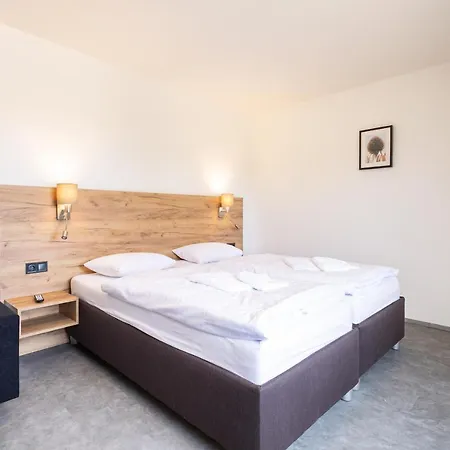 Trhovky Hotel *
